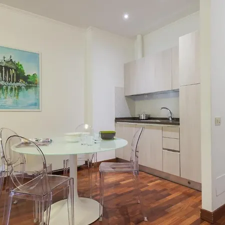 Apartment Plum Guide - The Roman Beluga